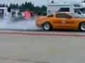 Ford Mustang VS Dodge Super Bee drag race
