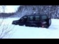 Land Rover Freelander get stuck in deep snow
